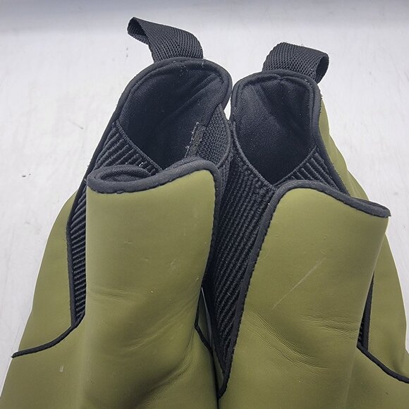 Native Kensington Treklite Kids J1 Green Chelsea Boots Pull On Casual Comfort